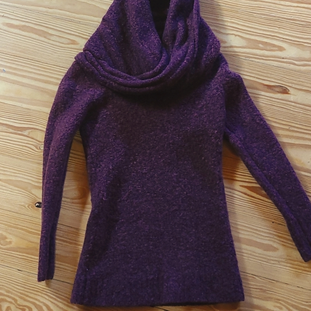Moda cowl neck sweater